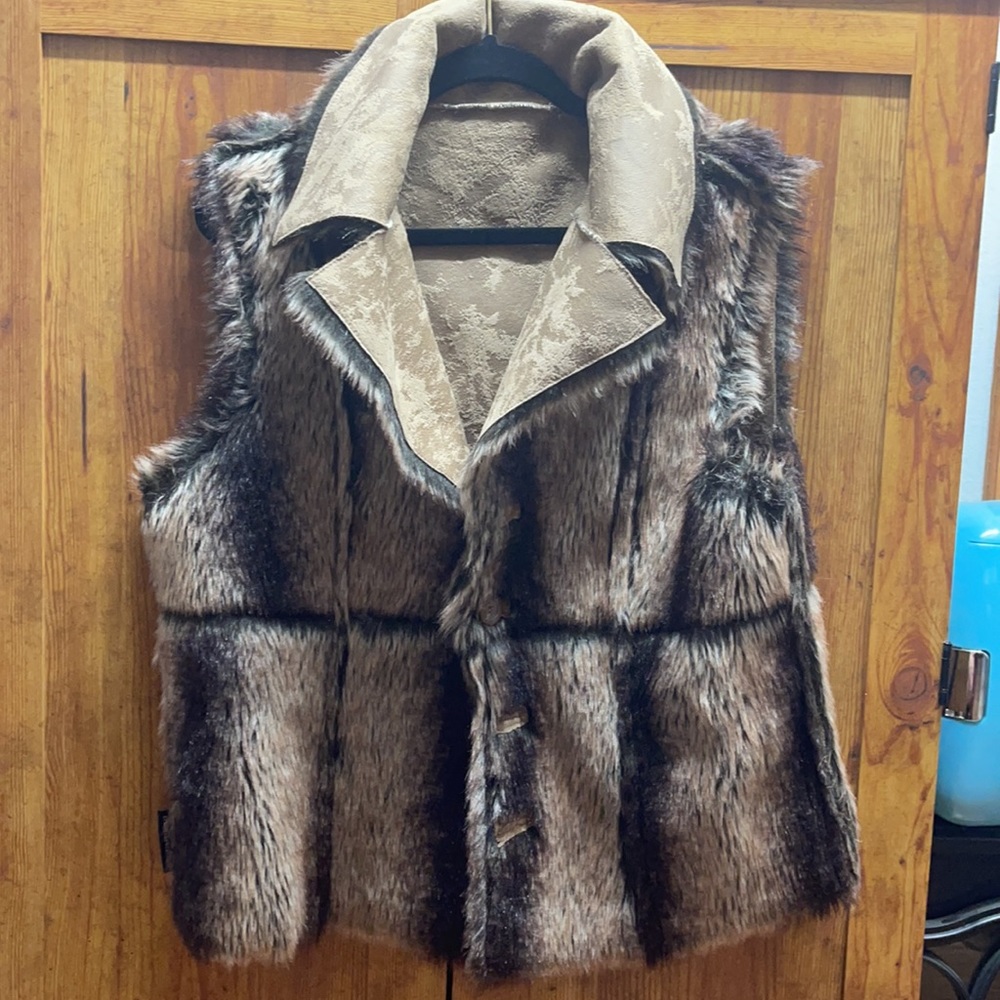 Handmade Fur Vest - Picture 2 of 7